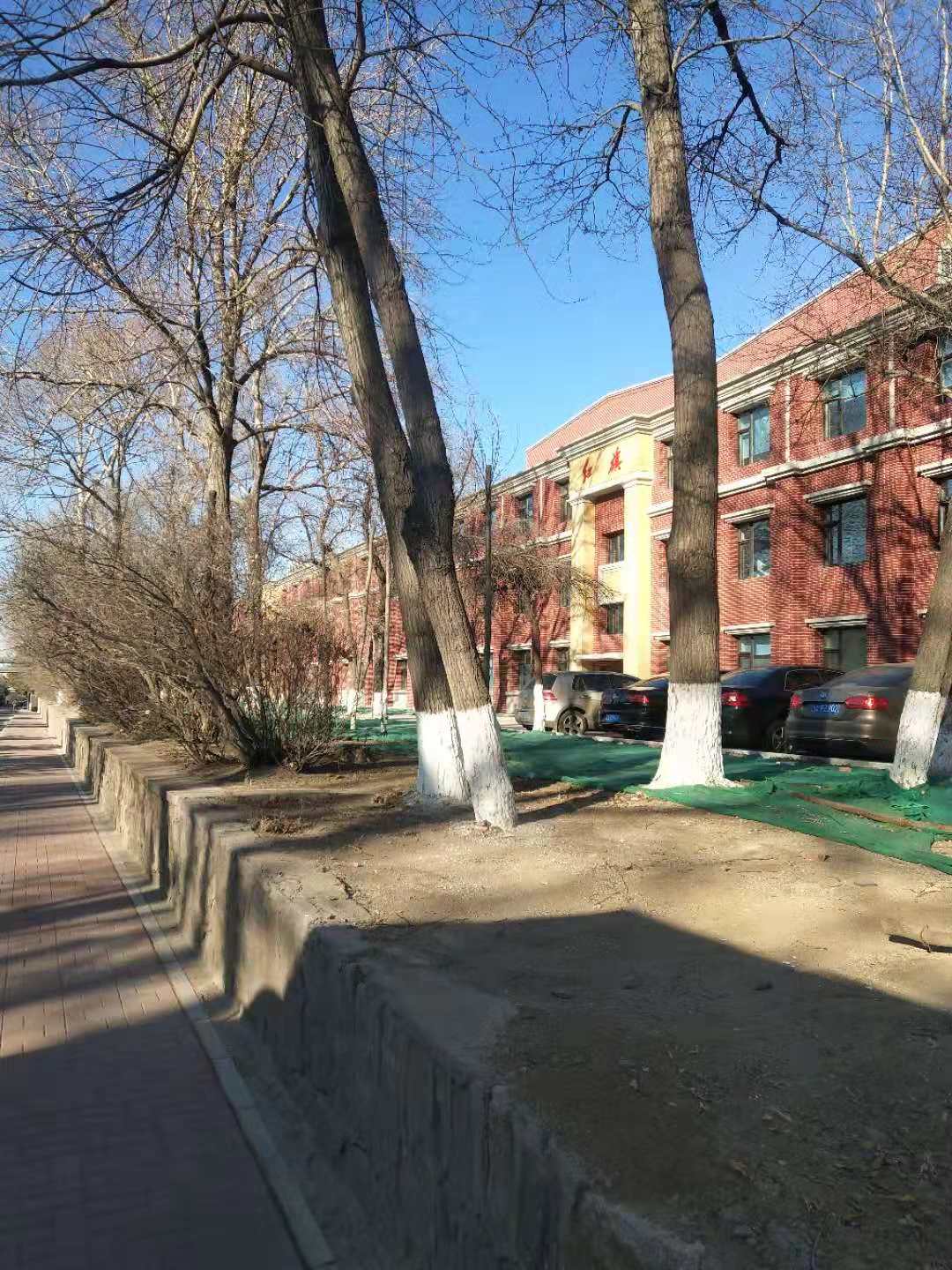 自動化檢測設(shè)備廠家走進紅旗